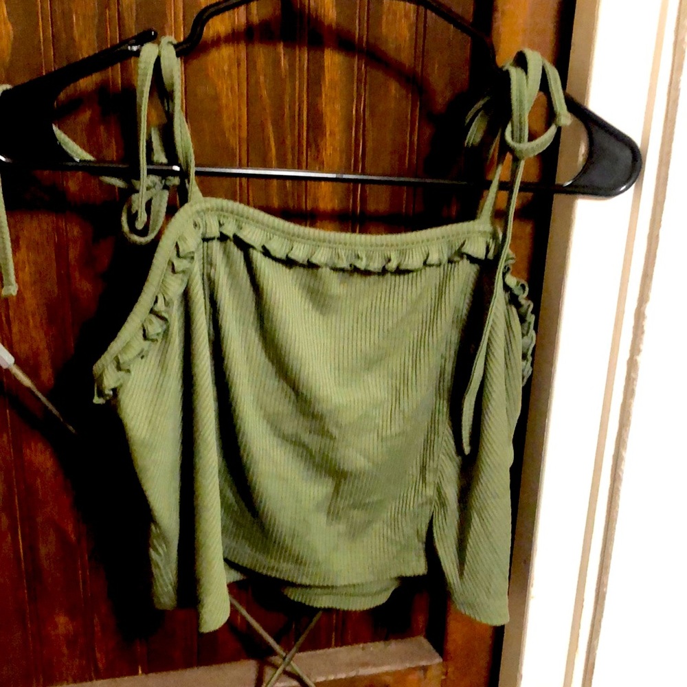 Green belly cut shirt